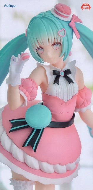 FuRyu Miku Hatsune Exceed Creative Figure SweetSweets Macaron Click.com.bn FuRyu Miku Hatsune Exceed Creative Figure SweetSweets Macaron Click.com.bn
